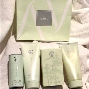 HAIKU GIFT SET-AVON